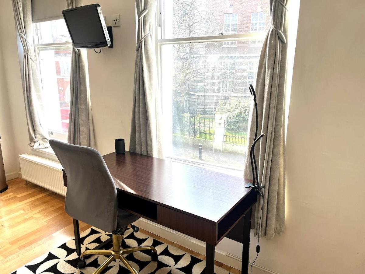 Flat In Centre Of * Londra