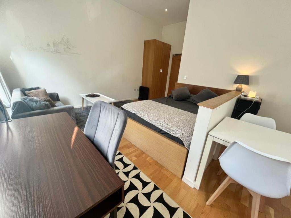 Flat In Centre Of Londra